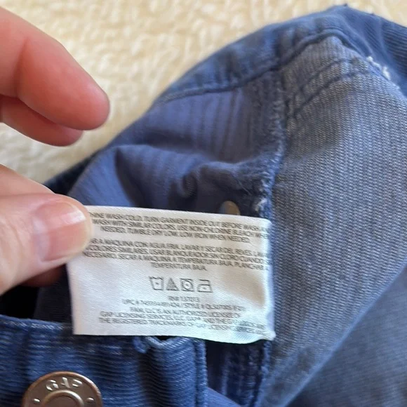 GAP Women's Blue Cordoroy shorts - Picture 8 of 8